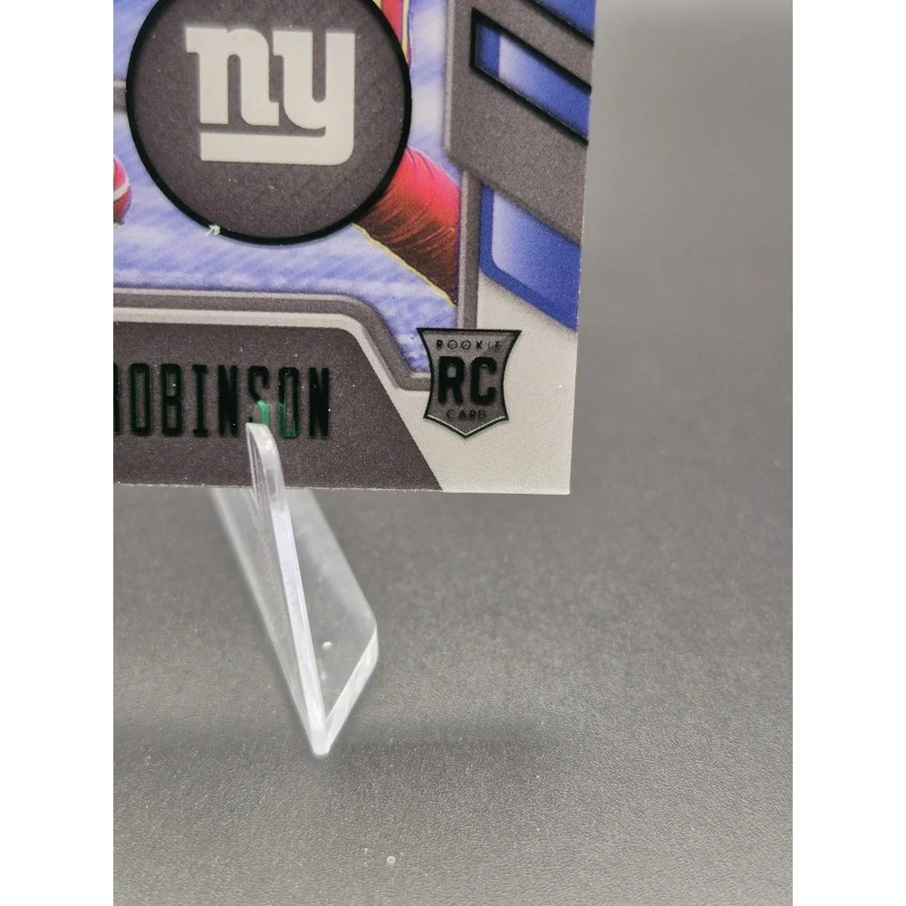 2022 Panini Playbook Wan'dale Robinson #NJ-17 Nexus Jerseys Green /25 Giants MEM